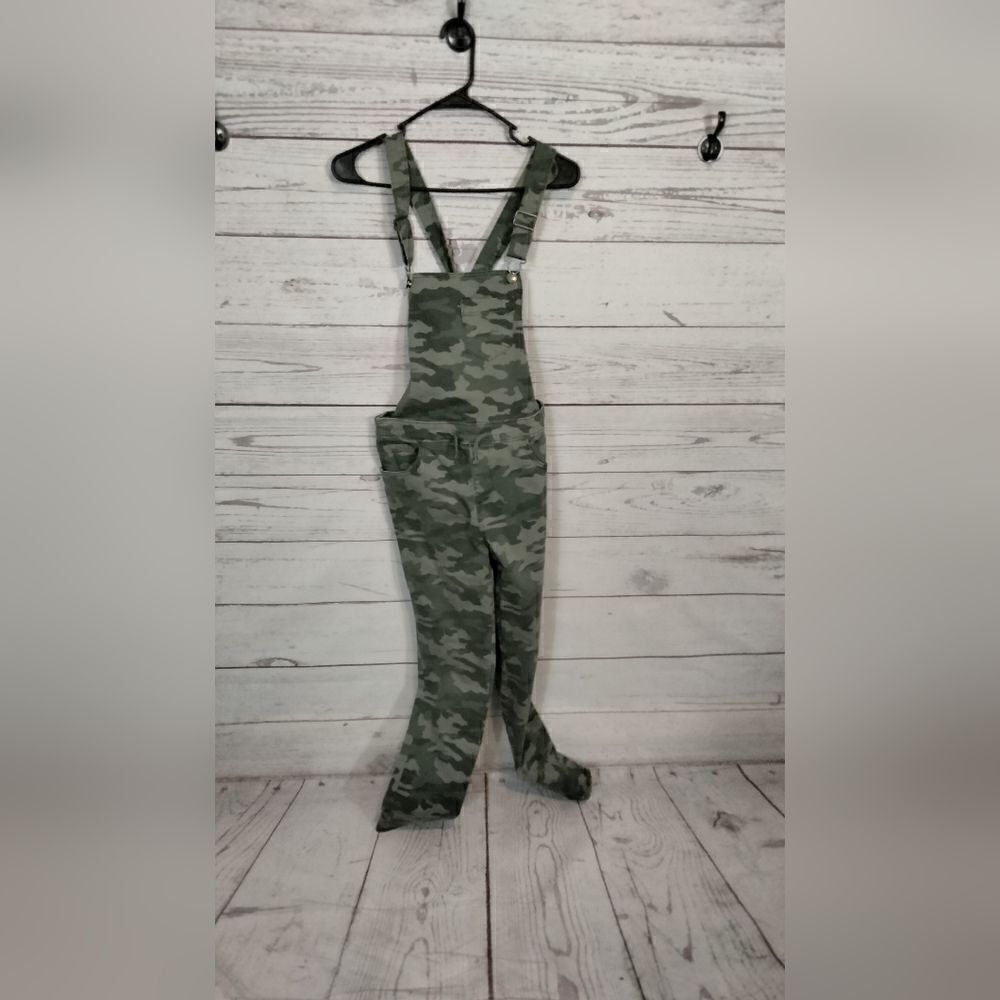 NWT: "Cat & Jack" girls bib overalls